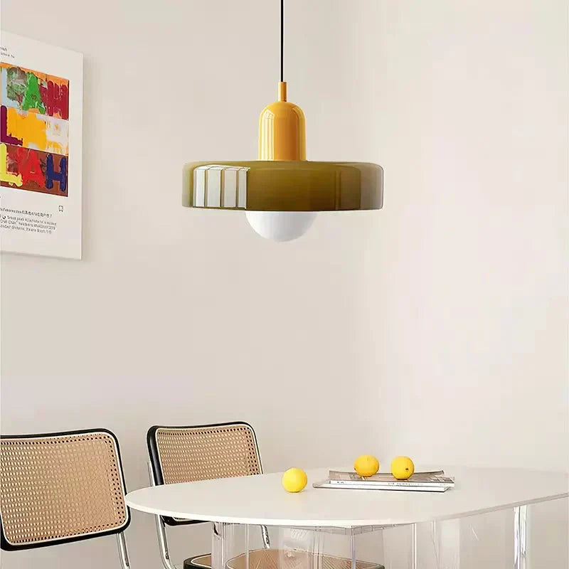 Bauhaus Pendelleuchte aus farbigem Glas