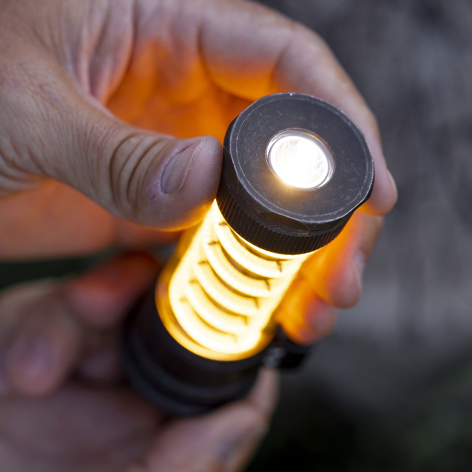 Edison Light Stick – Multifunktionale Laterne und Taschenlampe mit USB-C-Ladefunktion und 7 Beleuchtungsmodi
